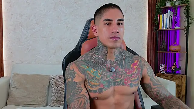 AdanReilly online show from 15, 4, 2026