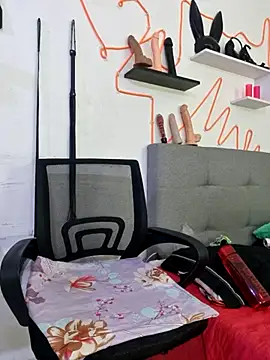 Snapshot of Sophiehuntress chatting on 13, 3, 2025 Sophiehuntress online show from 13, 3, 2025