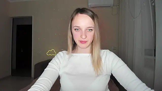 Snapshot of RouseReed chatting on 8, 3, 2026 RouseReed online show from 8, 3, 2026