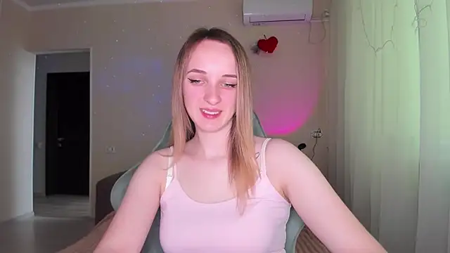 Snapshot of RouseReed chatting on 1, 4, 2026 RouseReed online show from 1, 4, 2026