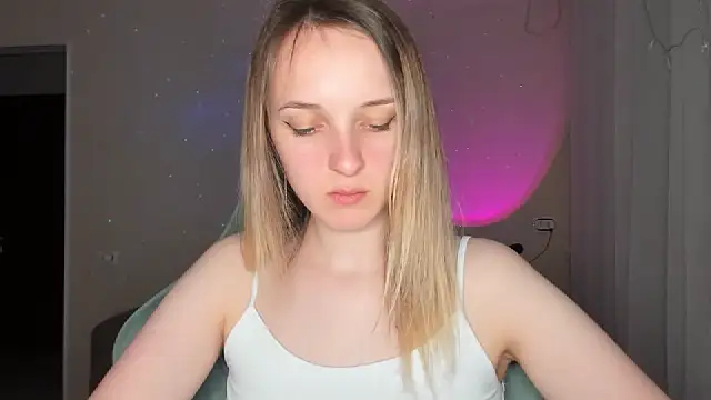 Snapshot of RouseReed chatting on 5, 4, 2026 RouseReed online show from 5, 4, 2026