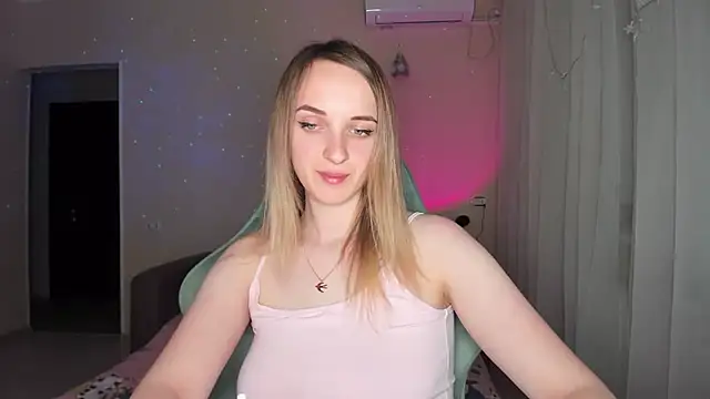 Snapshot of RouseReed chatting on 30, 3, 2026 RouseReed online show from 30, 3, 2026