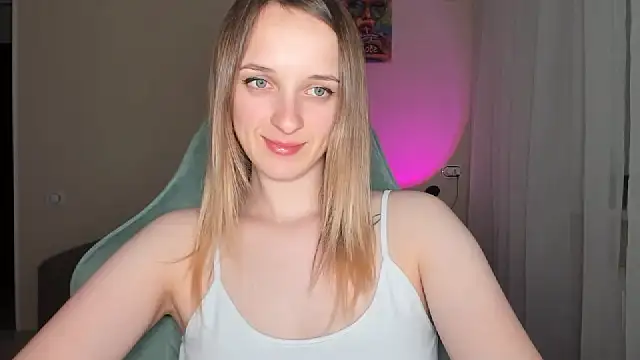 Snapshot of RouseReed chatting on 10, 4, 2026 RouseReed online show from 10, 4, 2026