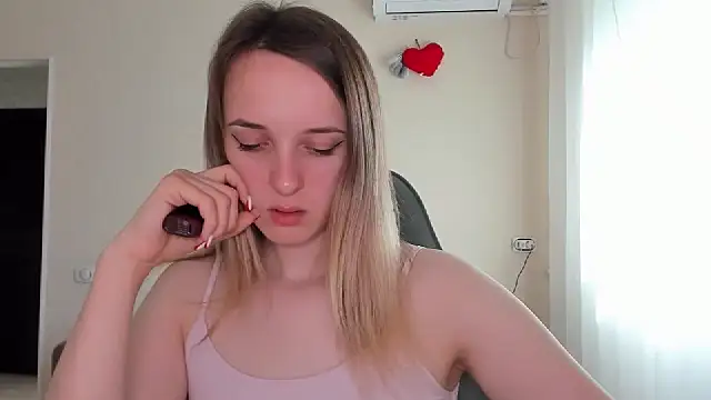 Snapshot of RouseReed chatting on 4, 4, 2026 RouseReed online show from 4, 4, 2026