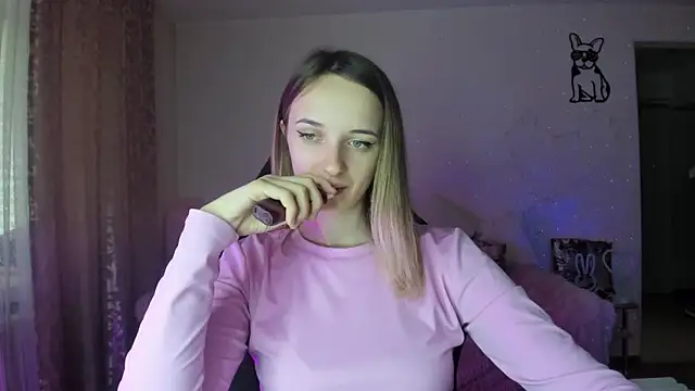 Snapshot of RouseReed chatting on 19, 5, 2026 RouseReed online show from 19, 5, 2026