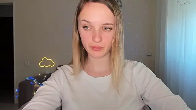 Snapshot of RouseReed chatting on 9, 3, 2026 RouseReed online show from 9, 3, 2026