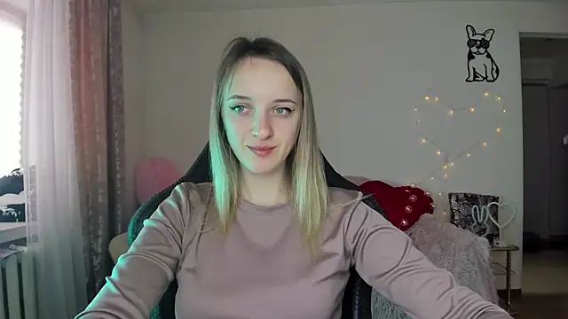 Snapshot of RouseReed chatting on 6, 4, 2026 RouseReed online show from 6, 4, 2026