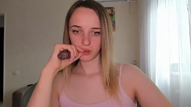 Snapshot of RouseReed chatting on 16, 4, 2026 RouseReed online show from 16, 4, 2026