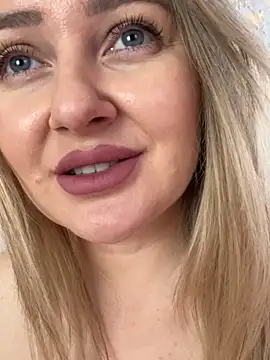 LadyLolyPop  online show from 13, 3, 2025