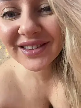 LadyLolyPop  online show from 11, 3, 2025