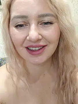 LadyLolyPop  online show from 22, 10, 2025