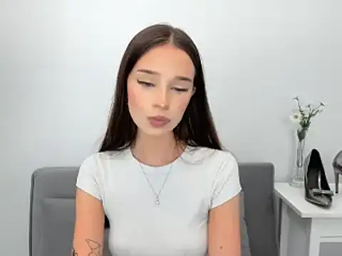 EmilyDarling online show from 15, 12, 2025