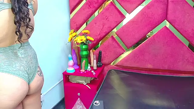 Snapshot of Sweet_Annyy chatting on 21, 10, 2025 Sweet Annyy online show from 21, 10, 2025