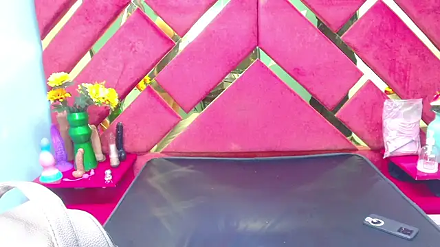 Snapshot of Sweet_Annyy chatting on 11, 10, 2025 Sweet Annyy online show from 11, 10, 2025