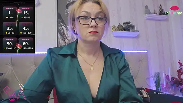 LadyJeen online show from 12, 10, 2025