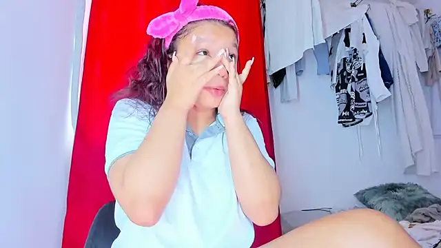 Emily Coper18 online show from 29, 11, 2025