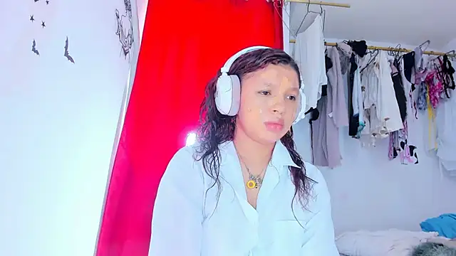 Emily Coper18 online show from 14, 12, 2025