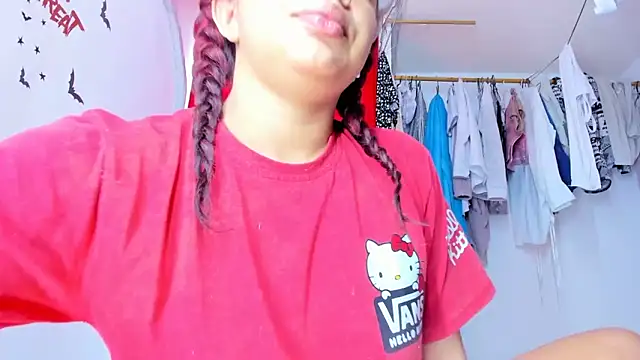 Emily Coper18 online show from 23, 11, 2025