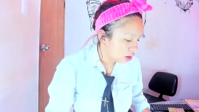 Emily Coper18 online show from 9, 3, 2026