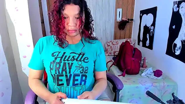 Snapshot of Emily_Coper18 chatting on 10, 7, 2026 Emily Coper18 online show from 10, 7, 2026
