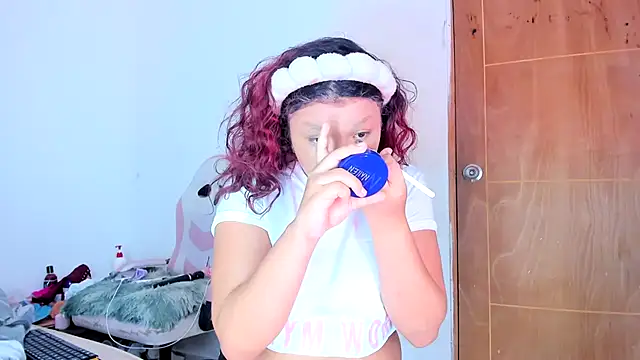 Emily Coper18 online show from 1, 5, 2026