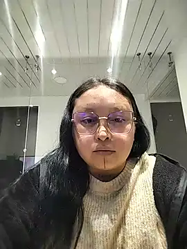 Hannah Percy online show from 4, 7, 2026