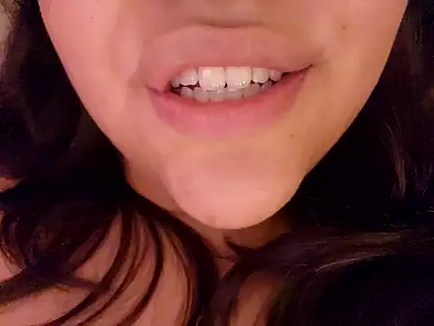 Snapshot of Blanquitaaa chatting on 12, 12, 2024 Blanquitaaa online show from 12, 12, 2024