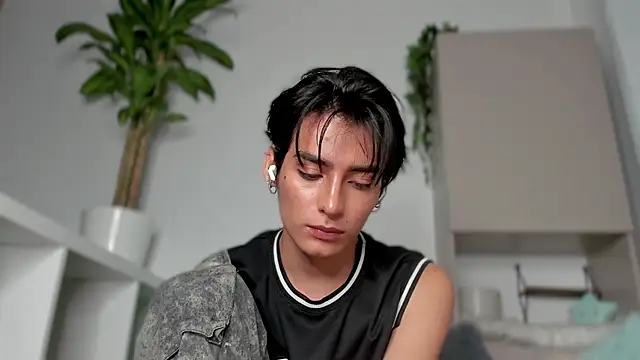 sebas rose online show from 28, 1, 2025