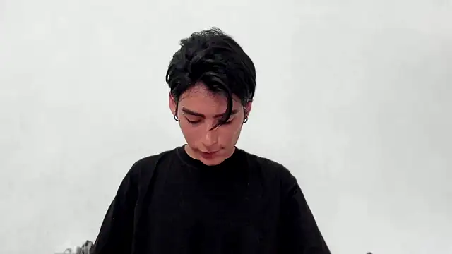 sebas rose online show from 4, 12, 2024