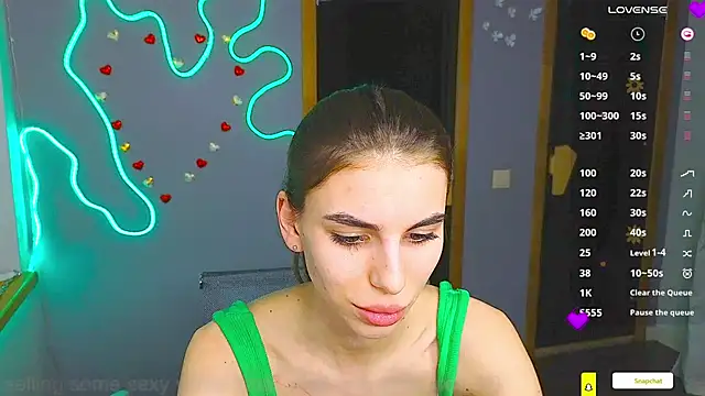 EmmyGreans online show from 28, 2, 2025