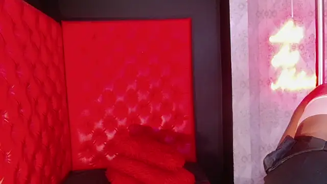 CrystalBrooke3x online show from 13, 11, 2025