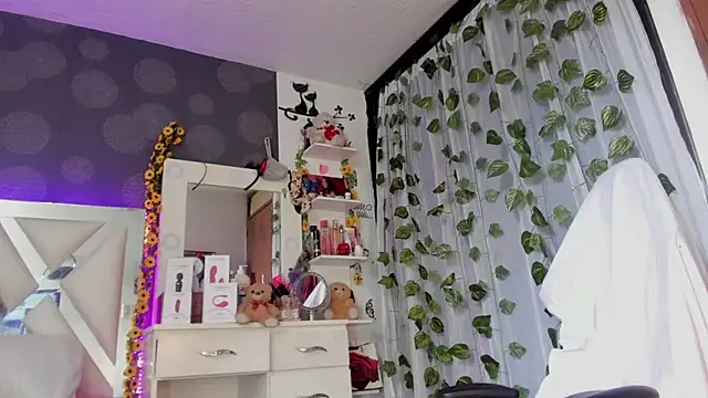 Reina Love2 online show from 14, 3, 2025