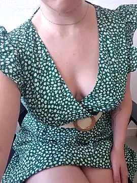 PetiteBrunette4 online show from 26, 5, 2026