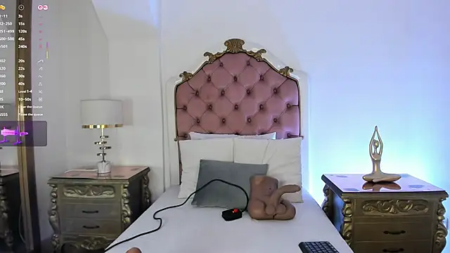 Snapshot of Mara_Betancurt chatting on 20, 12, 2025 Mara Betancurt online show from 20, 12, 2025