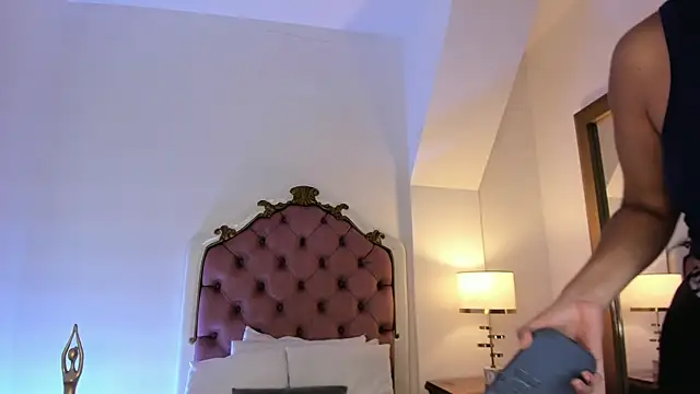 Mara Betancurt online show from 11, 3, 2026