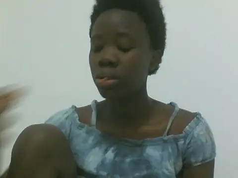 Snapshot of hey_its_andreana chatting on 7, 6, 2026 hey its andreana online show from 7, 6, 2026
