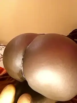 Misskhalifa  online show from 30, 11, 2025