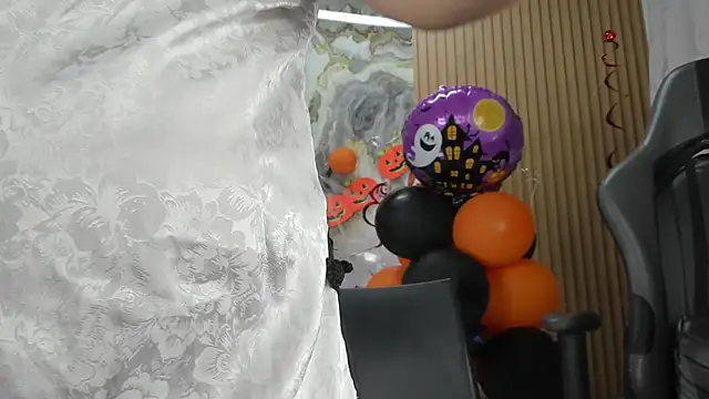 Snapshot of Lili_16 chatting on 21, 10, 2025 Lili 16 online show from 21, 10, 2025