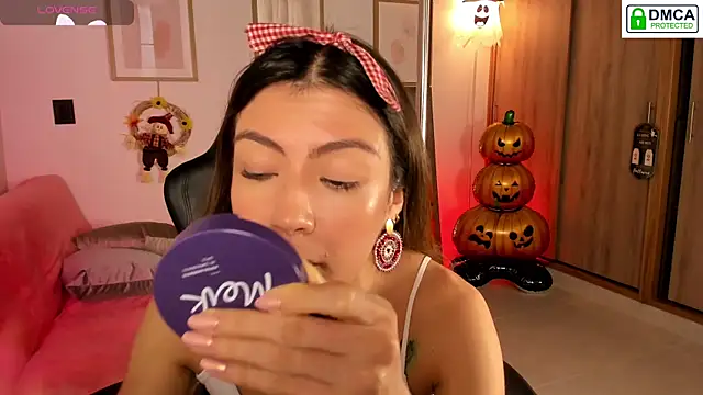 Snapshot of Lilabril chatting on 9, 10, 2025 Lilabril online show from 9, 10, 2025