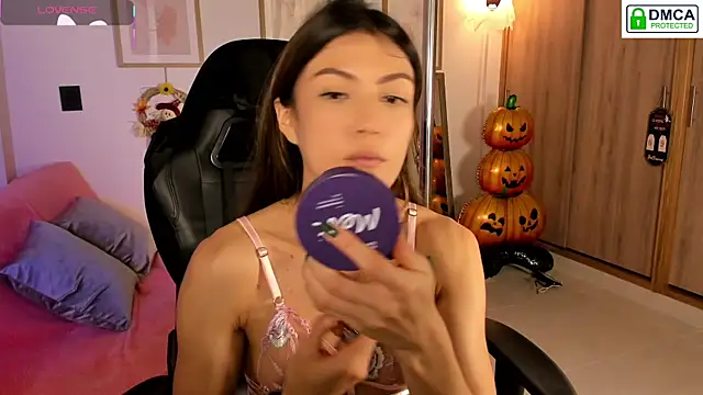 Snapshot of Lilabril chatting on 22, 10, 2025 Lilabril online show from 22, 10, 2025