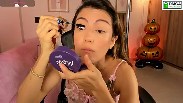 Snapshot of Lilabril chatting on 2, 10, 2025 Lilabril online show from 2, 10, 2025