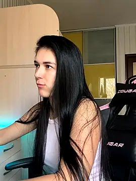 Julietta a online show from 14, 11, 2025