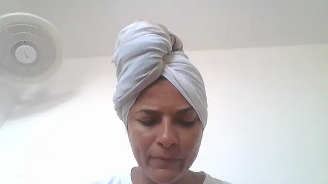 GiveLove1 online show from 18, 11, 2025