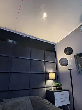 CHERRYY BOMB  online show from 30, 11, 2025