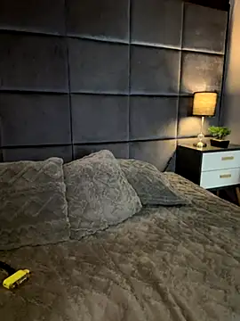 CHERRYY BOMB  online show from 25, 11, 2025