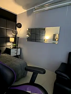 CHERRYY BOMB  online show from 10, 9, 2025