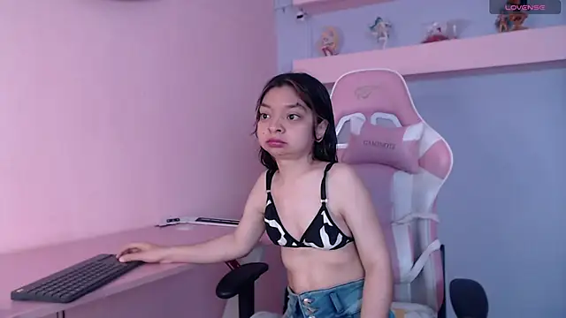 CharlotteMuller online show from 4, 10, 2025