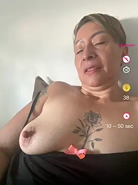 Snapshot of elmarsexydoll chatting on 3, 5, 2026 elmarsexydoll online show from 3, 5, 2026