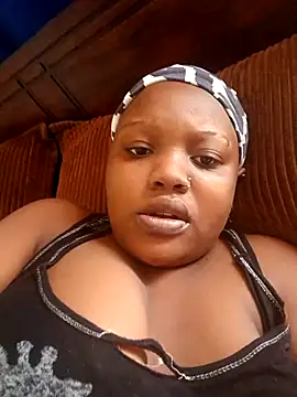 queennapal online show from 12, 4, 2026