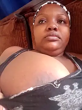 queennapal online show from 13, 4, 2026